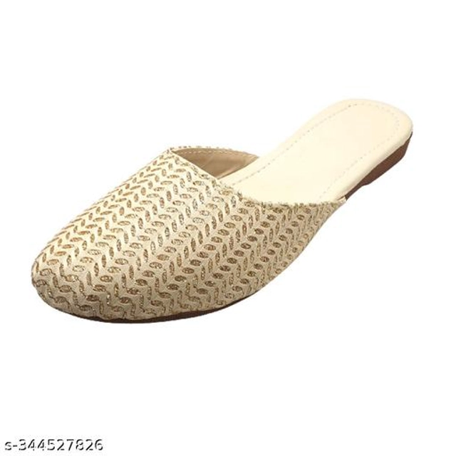 Juttis for Women (Gold, 4)