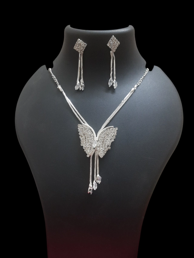 Alloy Butterfly Necklace Set for Women (Silver)