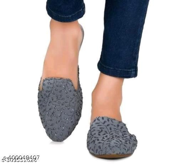 Juttis for Women (Grey, 4)