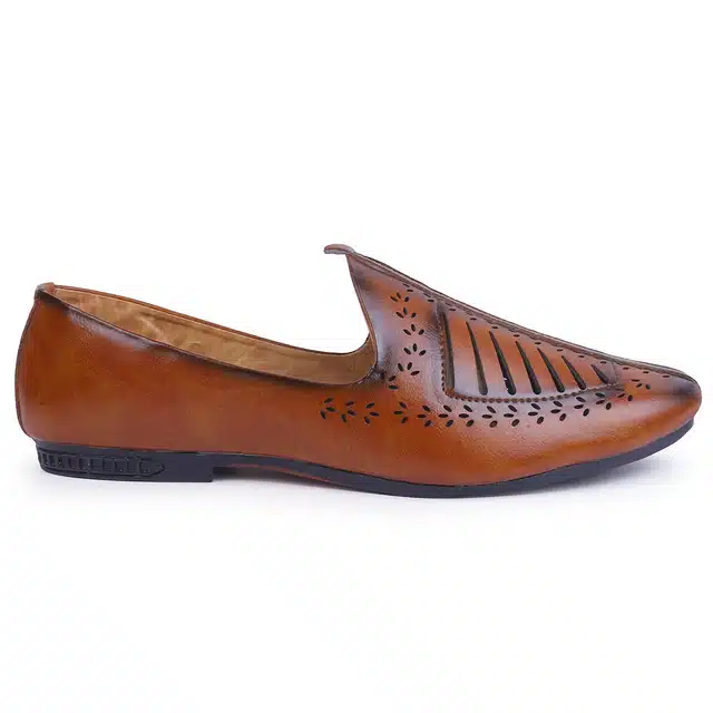 Juttis for Men (Tan, 6)