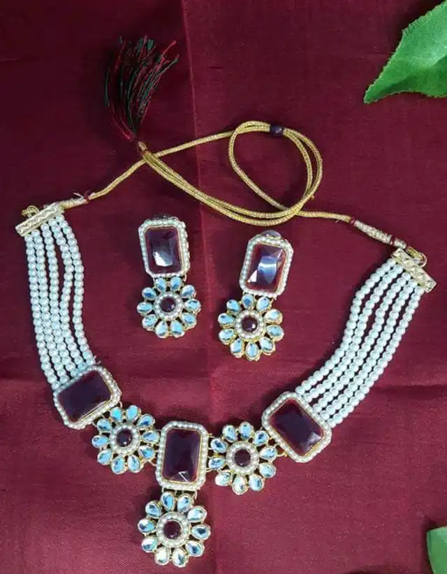 Necklace with Earrings Set for Women (Maroon, Set of 1)