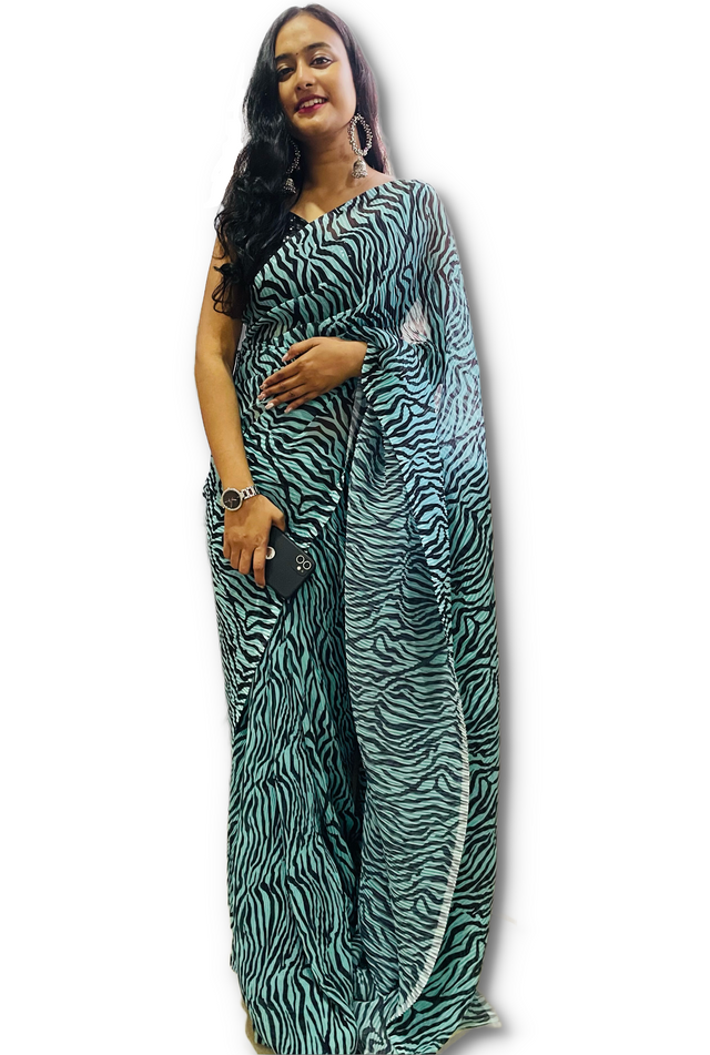 सिद्धिदाता विमेंस फुल क्रस्ड डिजिटल प्रिंटेड प्योर जॉर्जेट साड़ी विद अन-स्टीट्च्ड ब्लाउज पीस 