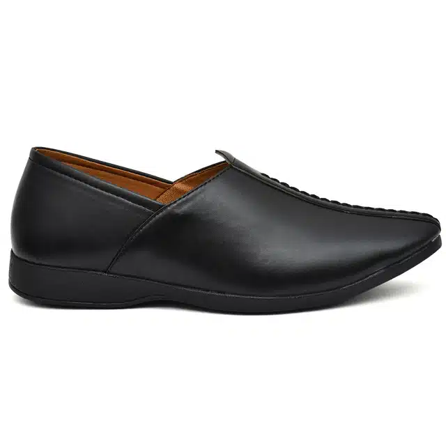 Juttis for Men (Black, 6)