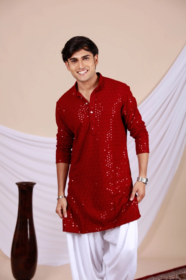 Cotton Blend Embroidered Kurta for Men (Maroon, S)