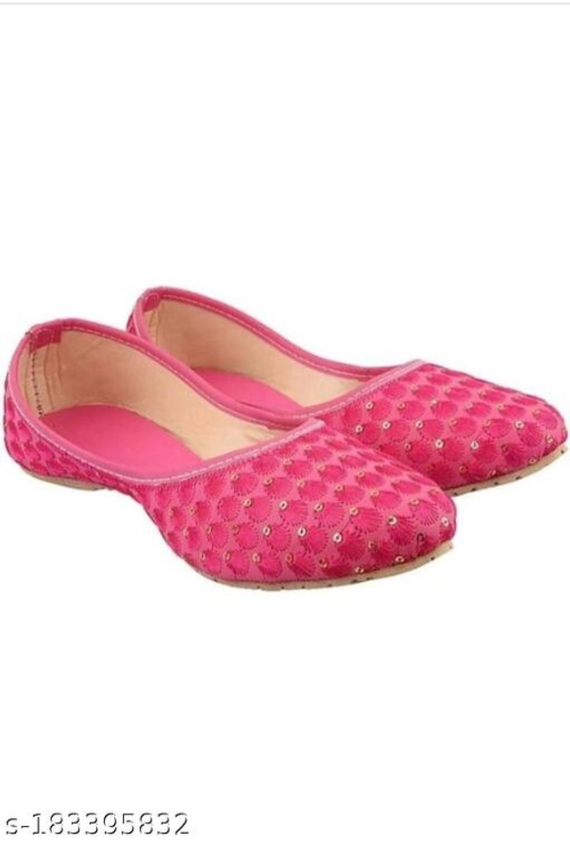 Juttis for Women (Pink, 4)