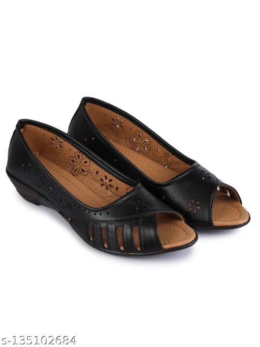 Juttis for Women (Black, 3)