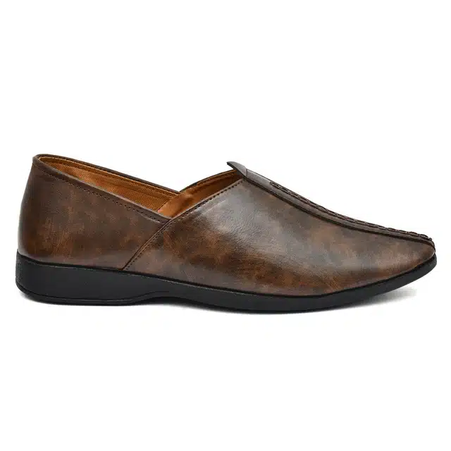 Juttis for Men (Brown, 6)