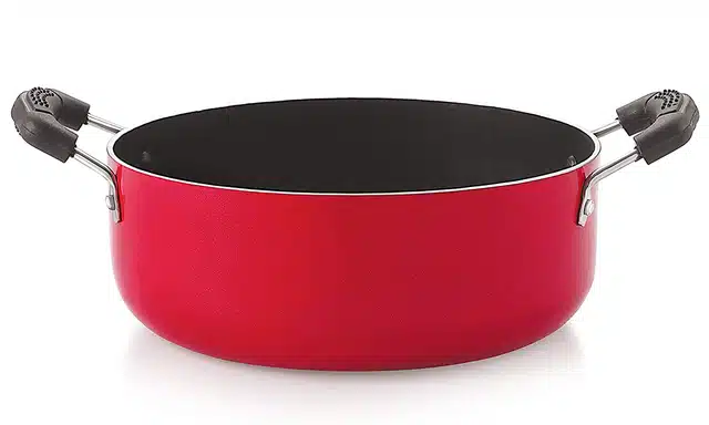 Aluminium Non Stick Casserole with Handle (Red & Black, 2.1 L)