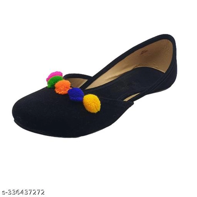 Juttis for Women (Black, 4)