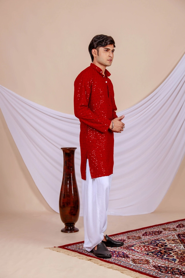 Cotton Blend Embroidered Kurta for Men (Maroon, S)