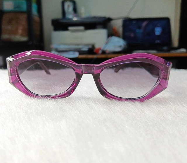 UV Protected Stylish Sunglass for Women (Purple)