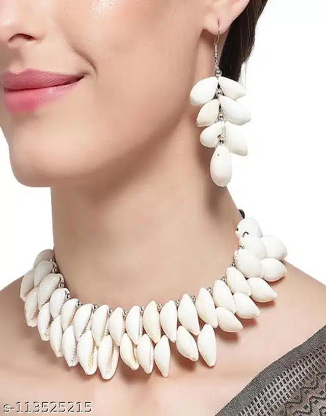 Necklace with Earrings (Off White, Set of 1)