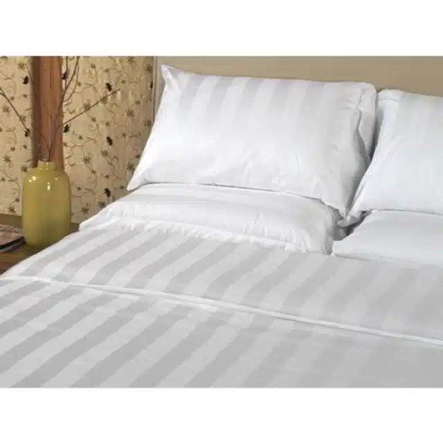 Bedsheet With Two Pillow Covers (White, 90X100 Inch)