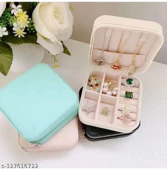 Magic Pluse Small Jewellery Box, Travel Portable Leather Jewelry Organiser Box For Ring, Pendant, Earring, Necklace, Bracelet Organizer Storage Holder Boxes (Pack of 1)