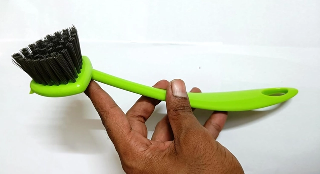 Plastic Heavy Duty Triangular Grip Dish Brush (Green)