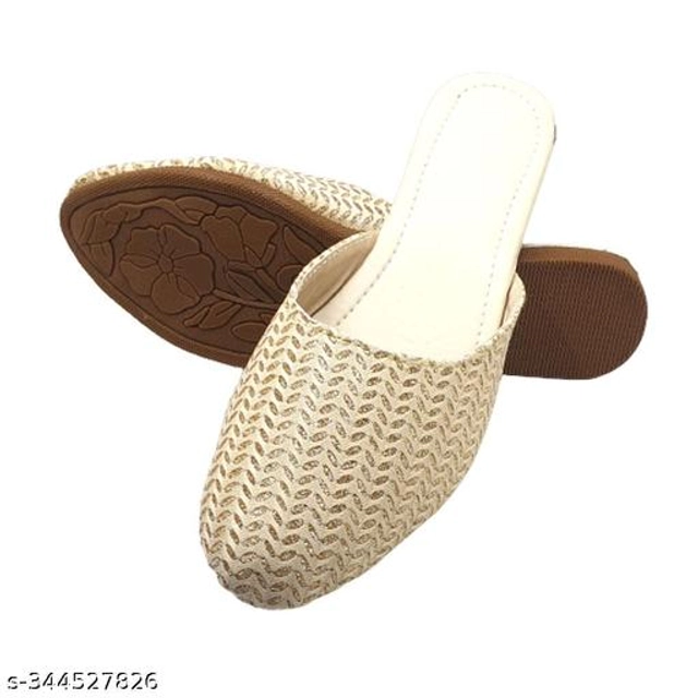 Juttis for Women (Gold, 4)