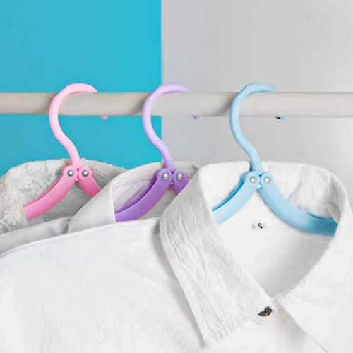 Plastic Foldable Cloth Hanger (Multicolor)