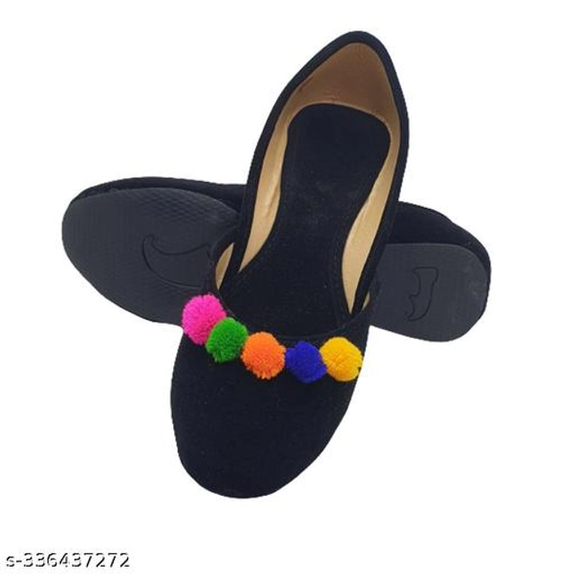 Juttis for Women (Black, 4)