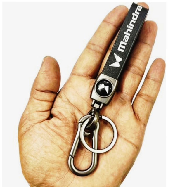 Metal Mahindra Car Keychain (Black)