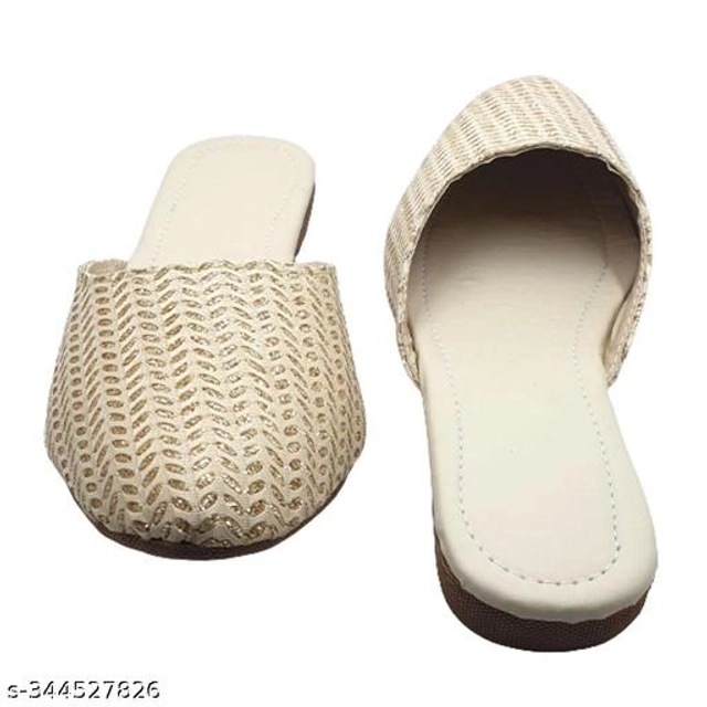 Juttis for Women (Gold, 4)