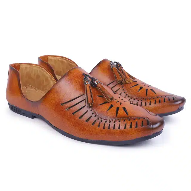 Juttis for Men (Tan, 6)