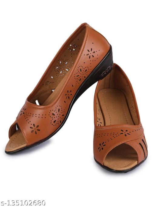 Juttis for Women (Tan, 3)