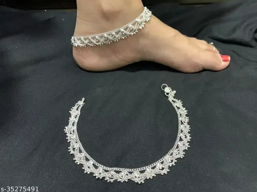 Silver Plated Graceful Women Anklets