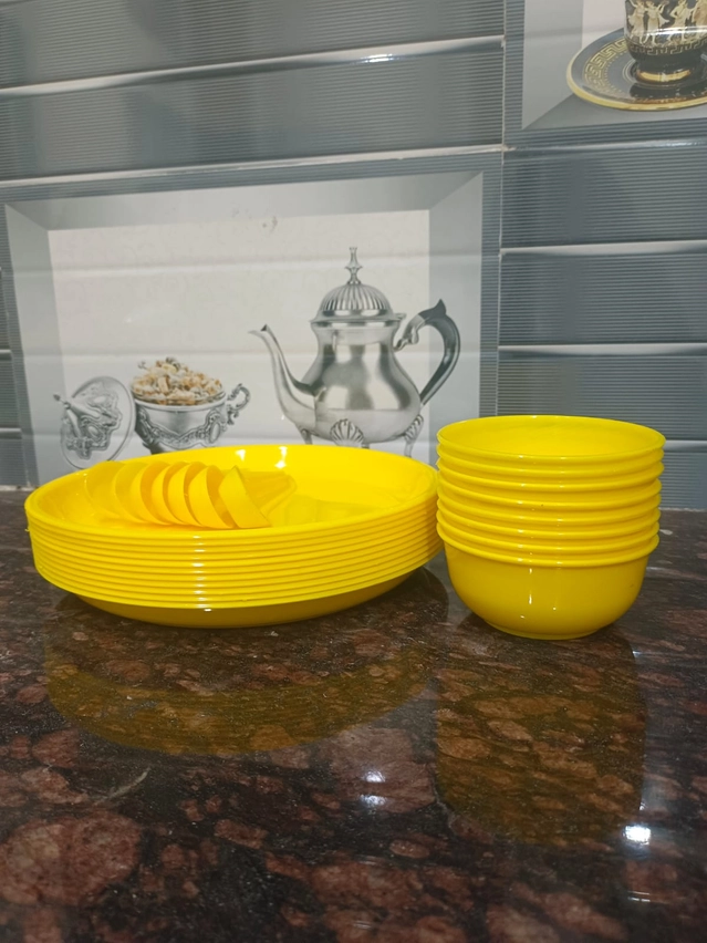 Plastic Dinner Set (Yellow, Set of 18)