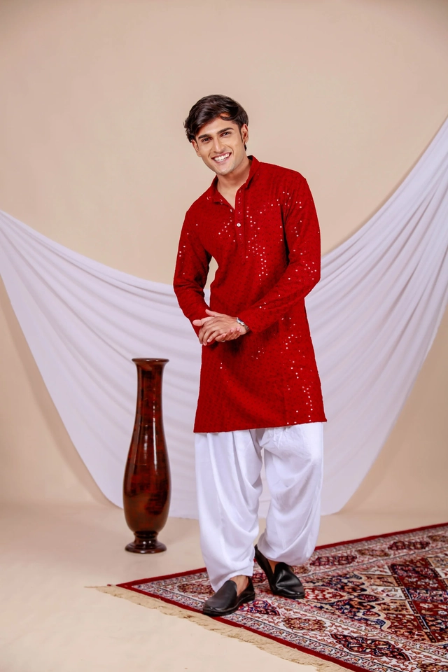 Cotton Blend Embroidered Kurta for Men (Maroon, S)