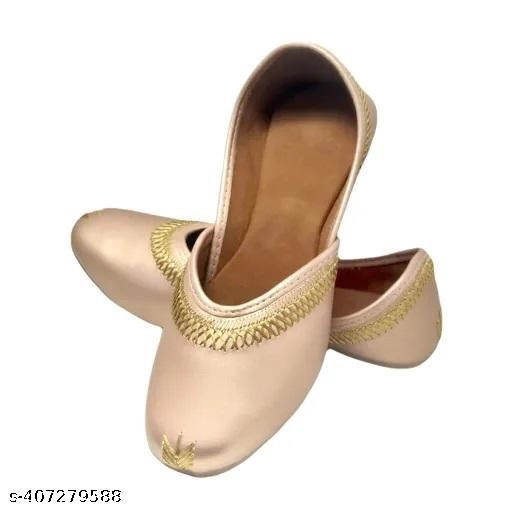 Juttis for Women (Gold, 6)