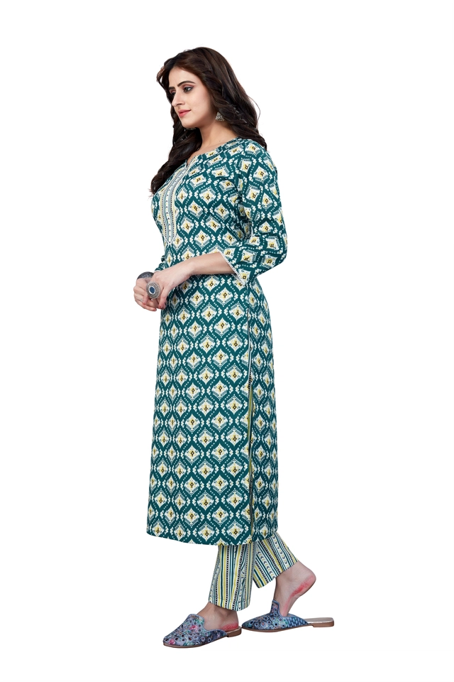 Cotton Blend Solid Kurta with Bottomwear for Women (Green, S)