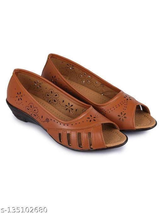 Juttis for Women (Tan, 3)