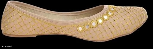 Juttis for Women (Cream, 4)