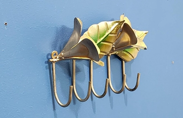 Leaf Key Holder (Multicolor, 12X3.5X6)