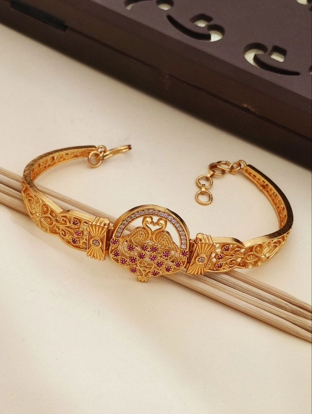 Alloy Bracelet for Men (Gold)