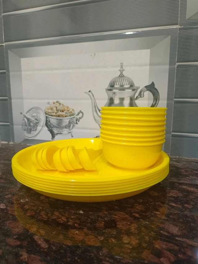 Plastic Dinner Set (Yellow, Set of 18)