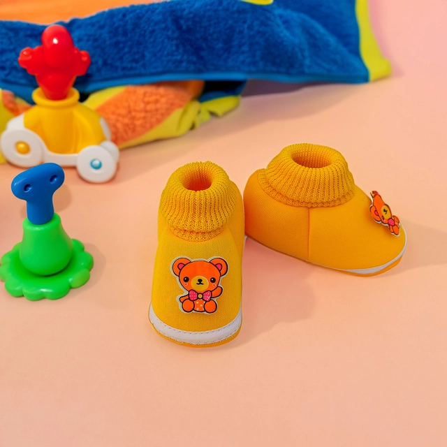 Cotton Booties for Infants (Yellow, 0-3 Months)