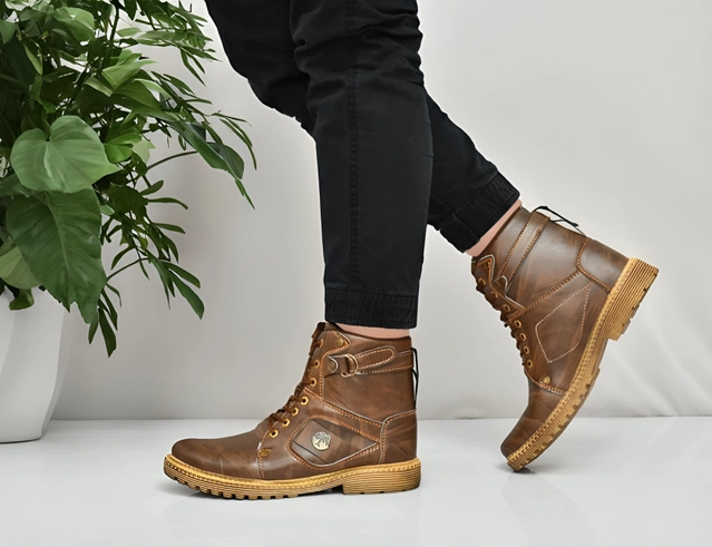 Boots for Men (Brown, 6)