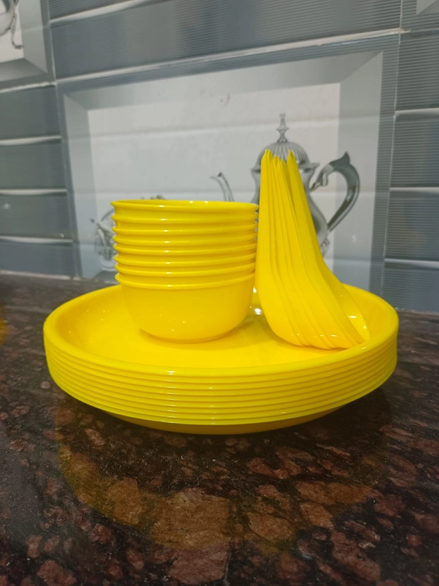 Plastic Dinner Set (Yellow, Set of 18)