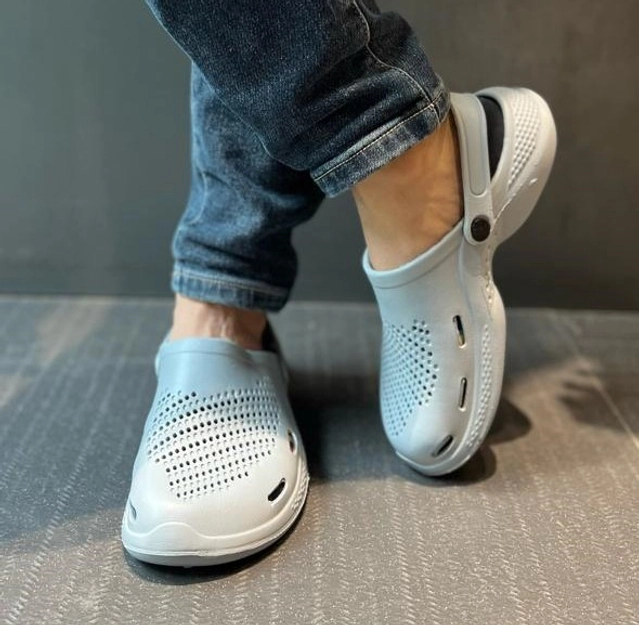 Clogs for Men (Grey, 6)