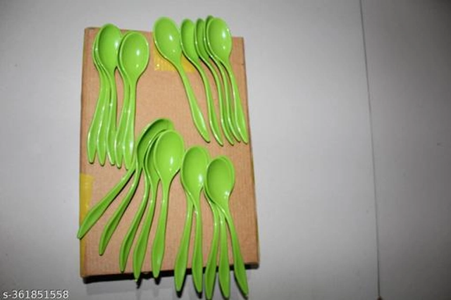 Plastic Table Spoons (Green, Pack of 20)